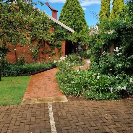 Camelia Guest House Bloemfontein Exterior foto