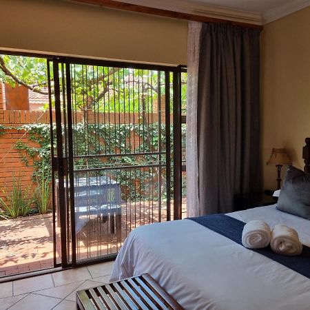 Camelia Guest House Bloemfontein Exterior foto