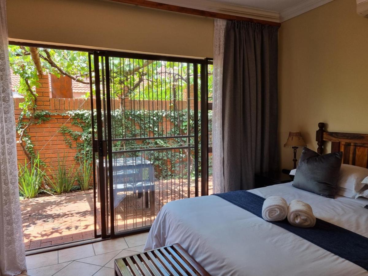 Camelia Guest House Bloemfontein Exterior foto