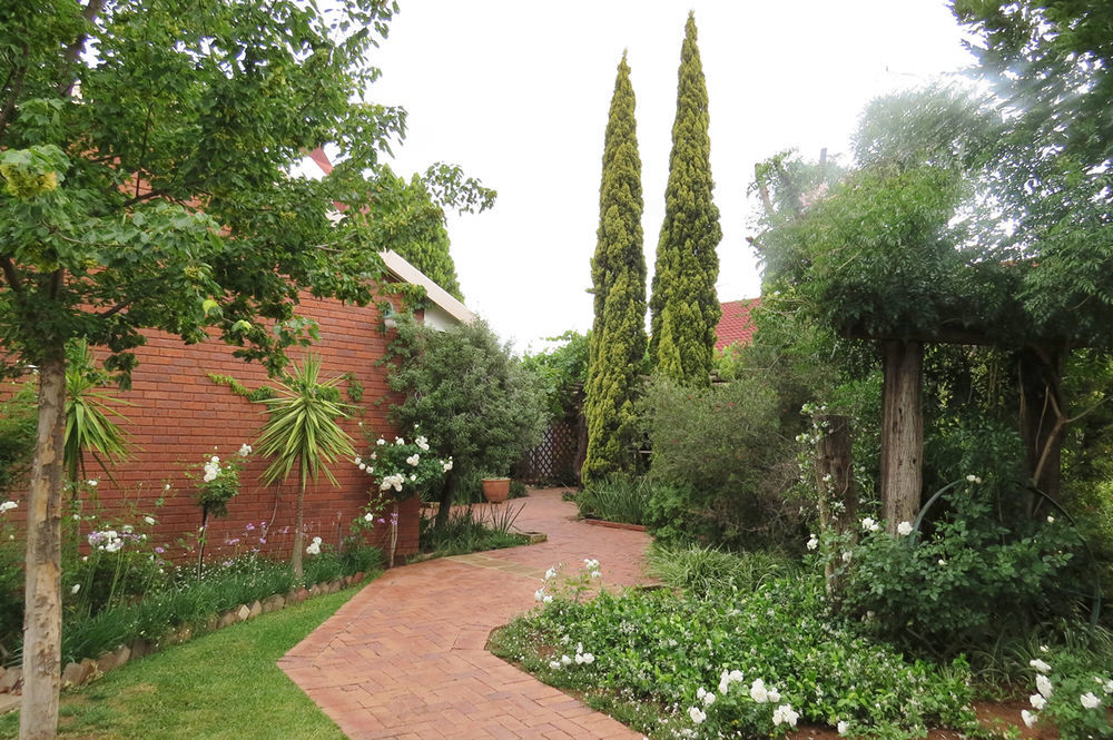 Camelia Guest House Bloemfontein Exterior foto