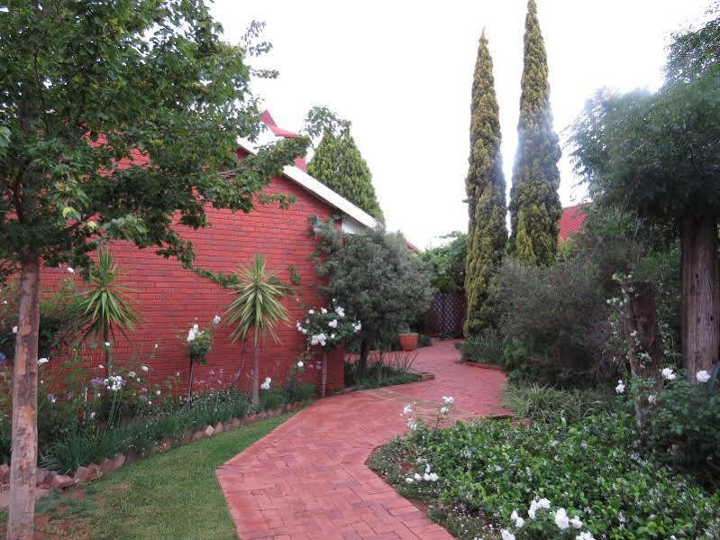 Camelia Guest House Bloemfontein Exterior foto