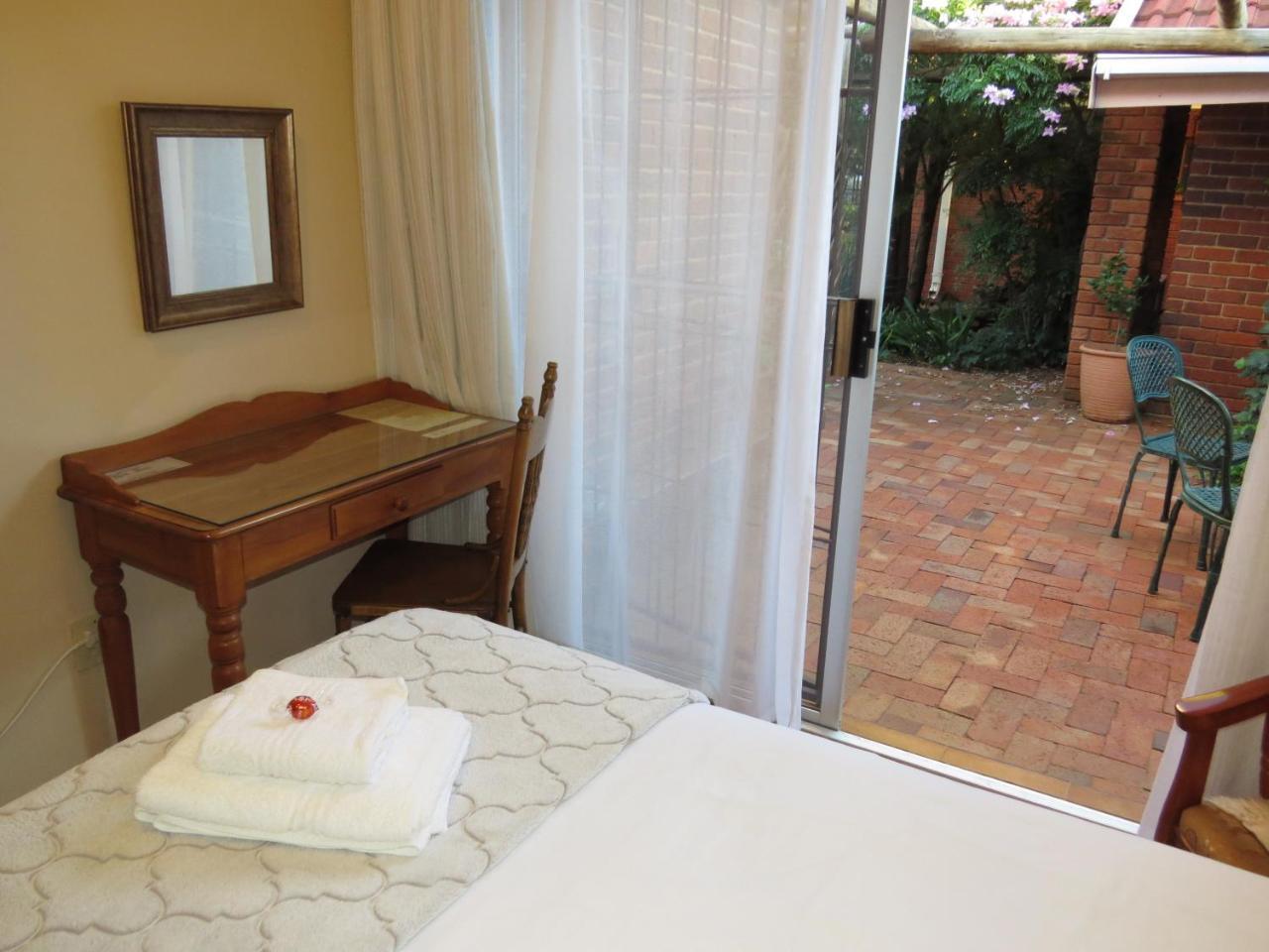 Camelia Guest House Bloemfontein Exterior foto